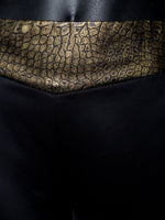 Pantalon Negro con Cintura Oro Estrecho