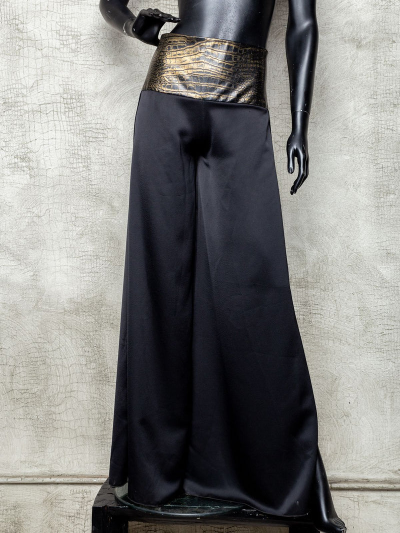 Pantalon Negro con Cintura Oro Ancha